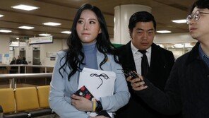 경찰 “윤지오,여경 5명 24시간 밀착경호”…청원글 삭제요청 사과