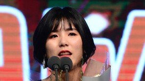 흥국생명 핑크폭격기 이재영, 트리플 MVP로 최고시즌 완성하다