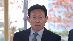 ‘무노동 무보수’ 원칙…신동빈 롯데 회장, 지난해 보수 ‘반토막’
