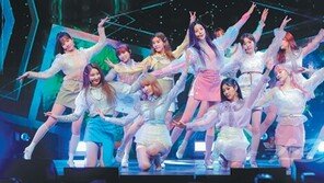 [연예현장.jpg] 아이즈원 ‘꽃길만 걸어라’