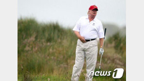 골프로 본 트럼프 사기행각 책자 발간…“역시 최고 수준의 사기”