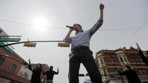 AP통신 “오루크 前하원의원, 중남미계” 오보 망신…아일랜드계 4세