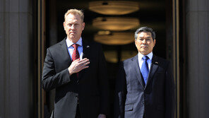 한미 국방장관 “한반도 비핵화·평화 군사적으로 계속 뒷받침”