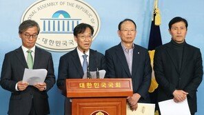 “합의 일방파기” vs “손혜원 감싸기”…정무위 파행 책임공방