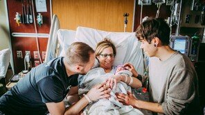 엄마가 아들 아이 출산? 어떻게 이런 일이…