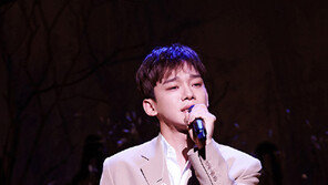 엑소 첸 “두려웠던 첫 솔로앨범, 멤버들 덕분에 해냈어요”