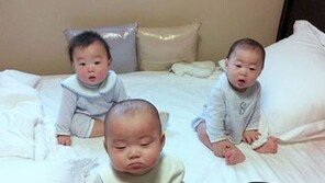삼둥이 근황, 파랑 점퍼 깔맞춤하고 영화관 나들이 ‘귀요미’