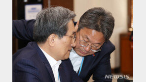 靑, 김의겸 대변인 후임 물색…‘또 기자 출신?’ 후보군 고심