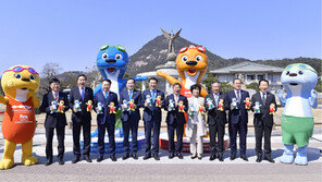 광주세계수영선수권 마스코트 수리·달이 청와대 조형물 제막식 개최
