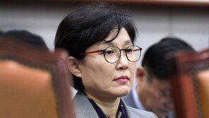 ‘인사 책임론’에 조현옥 수석 “언제나 물러날 생각있어”