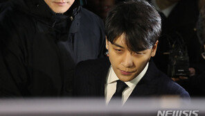 승리, 카톡멤버 정준영·최종훈에 “폰 바꿔” 지시 정황