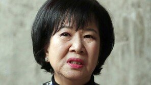 손혜원 “나경원, 절박하게 날 잡고 늘어져…총선 나올까 밟나”