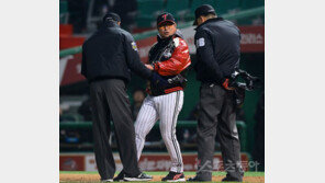 [베이스볼브레이크] 엄격함과 공정함 사이, 그 어딘가의 3피트라인