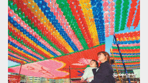 연등 걸린 조계사