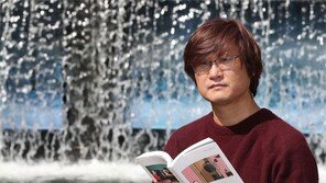 첫 시론집 펴낸 김언 시인 “詩에 미친 사람 어디 나뿐일까”
