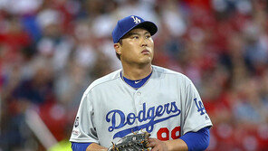 류현진, 허무한 기념비적 등판…부상에 날아간 ‘개막 3연승’