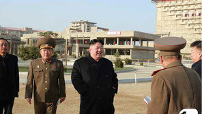 김정은, 국가수반 등극? 北 대사 신임장 제정에 김영남 이름 사라져