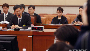 “청문회 하면 뭐하나”…문형배 헌법재판관 후보자 놓고 고성