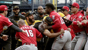 푸이그, 벤치클리어링으로 2경기 출장 정지 징계