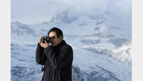 [포토]카메라를 든 조양호 한진그룹 회장