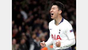 “그거 알아? 우린 이길거야”… 토트넘 새 구장은 ‘손’ 안에