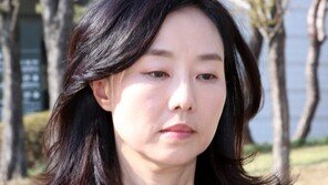 조윤선, 법원 출석 →집유 선고 → 귀갓길 ‘표정변화’ 살펴보니…