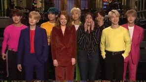 방탄소년단 ‘덕후’ 된 엠마 스톤, ‘SNL’ 예고 공개…13일 방송