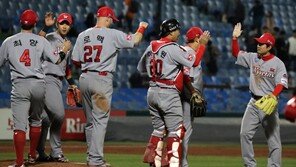 SK-KIA, 연장 12회 5시간17분 혈투 끝에 4-4 무승부