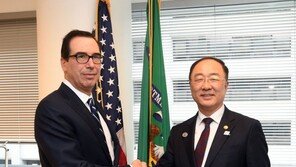 홍남기, 므누신 美장관과 첫 대면…자동차 관세 제외 당부