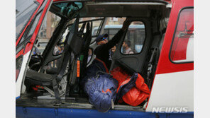 네팔 에베레스트산 공항서 소형비행기 추락 3명사망