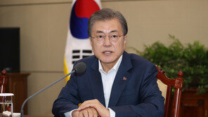 文, 15일 힌미 정상회담·김정은 연설 관련 언급할 듯