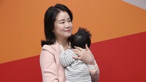 신보라 의원은 왜 아이와 국회에 등원하려 했나