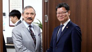 김연철, 해리슨 美대사 면담…“북핵 해결, 긴밀한 한미협력 필요”
