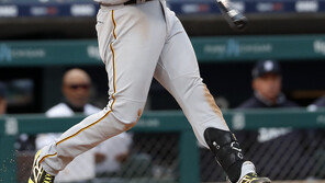 강정호, 감 찾았다…시즌2호 홈런·첫 멀티히트