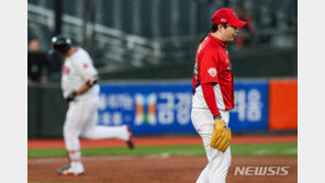 양현종, 강습 타구 맞고 조기 강판…머나먼 첫 승