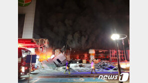 청주 오창 식품공장 불…10명 병원 이송