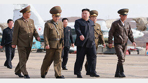 김정은, 5개월만에 軍시찰… 北 “전쟁 맛 나게 강도높은 훈련”