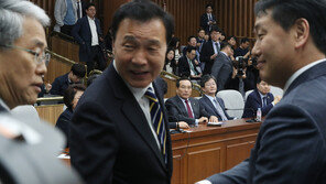 이언주 “의결권 박탈, 패스트트랙 강행처리 위한 꼼수” 고성