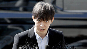 박유천 “손등 바늘자국? 수개월전 다친 상처”