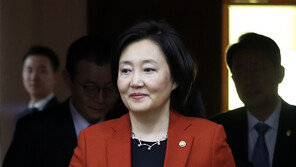 소상공인 만난 박영선 “정책의 동반자…협력 약속”