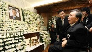 “고문 탓 몹쓸병 걸려 10여년 말도 못하고”…김홍일 전 의원 별세 애도