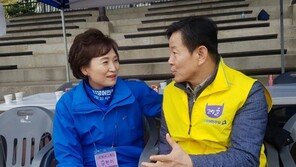 [단독] ‘선거의 계절’ 지역구 행사 참석한 유은혜, 김현미에 쏠린 시선