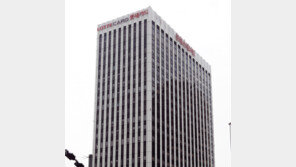 [비즈 프리즘] 롯데카드, 하나금융 품에 안길까