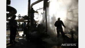 美, 한국 등 8개국 이란산 원유수입 예외 연장 안해…5월2일부터 불가