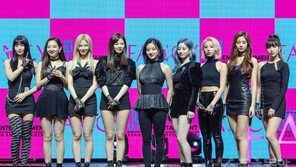 “팬들이 지겨워 할까봐”…섹시하게 돌아온 트와이스