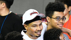 유니폼 벗을 뻔하다 챔프반지… 44세 ‘태종대왕’