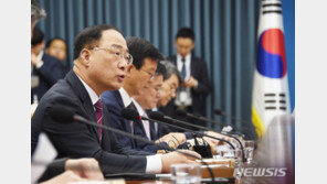 홍남기 “아시아나에 1조6000억 투입…연내 M&A 병행 추진”