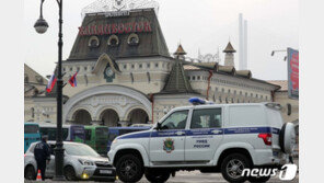 인공기 걸고 도로 청소…블라디 역 김정은 맞이 ‘새단장’