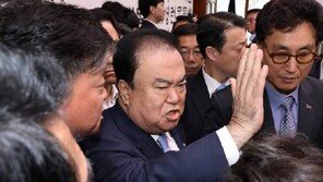 문희상 측 “겁박 사과·재발방지 약속” VS 한국당 “사퇴 촉구·형사고발 검토”