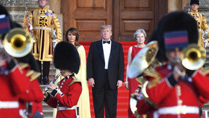 ‘英 인기 최악’ 트럼프, 6월 영국 방문시 의회연설 성사될까